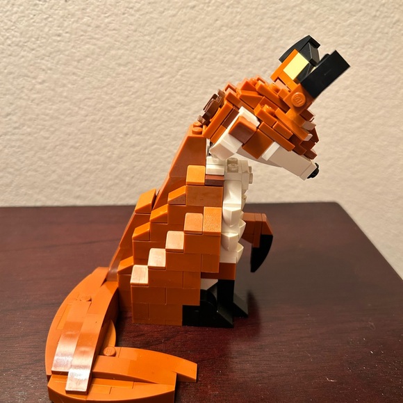Red Fox Building Brick Model - Picture 5 of 8
